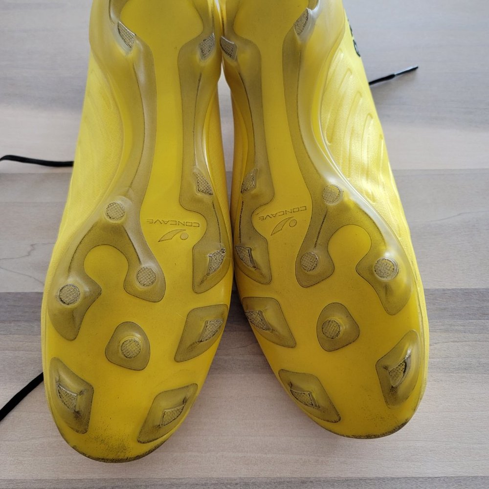 Men's Concave Halo Soccer Cleats Size 9 (fits like 9.5/10) - Picture 4 of 5